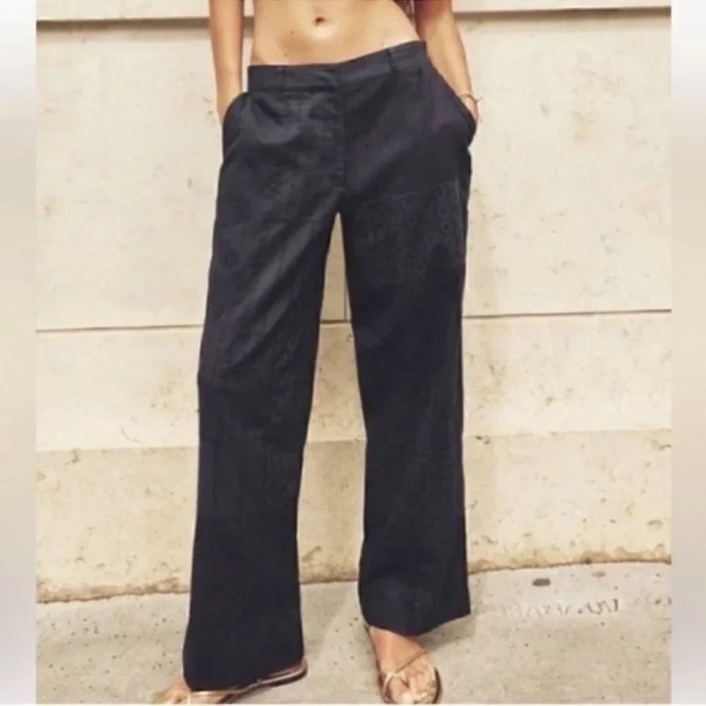 Zara Navy Blue Cotton Lightweight Embroidered
Pants/Trousers(Size Large)